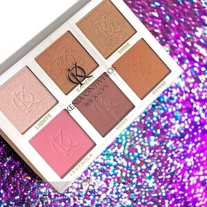 Kenia ontiveros beauty / blush and shine kit